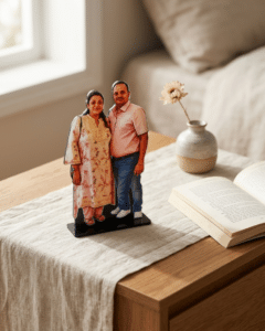 Couple caricature gift – close-up detail | GG Gift Jaipur
